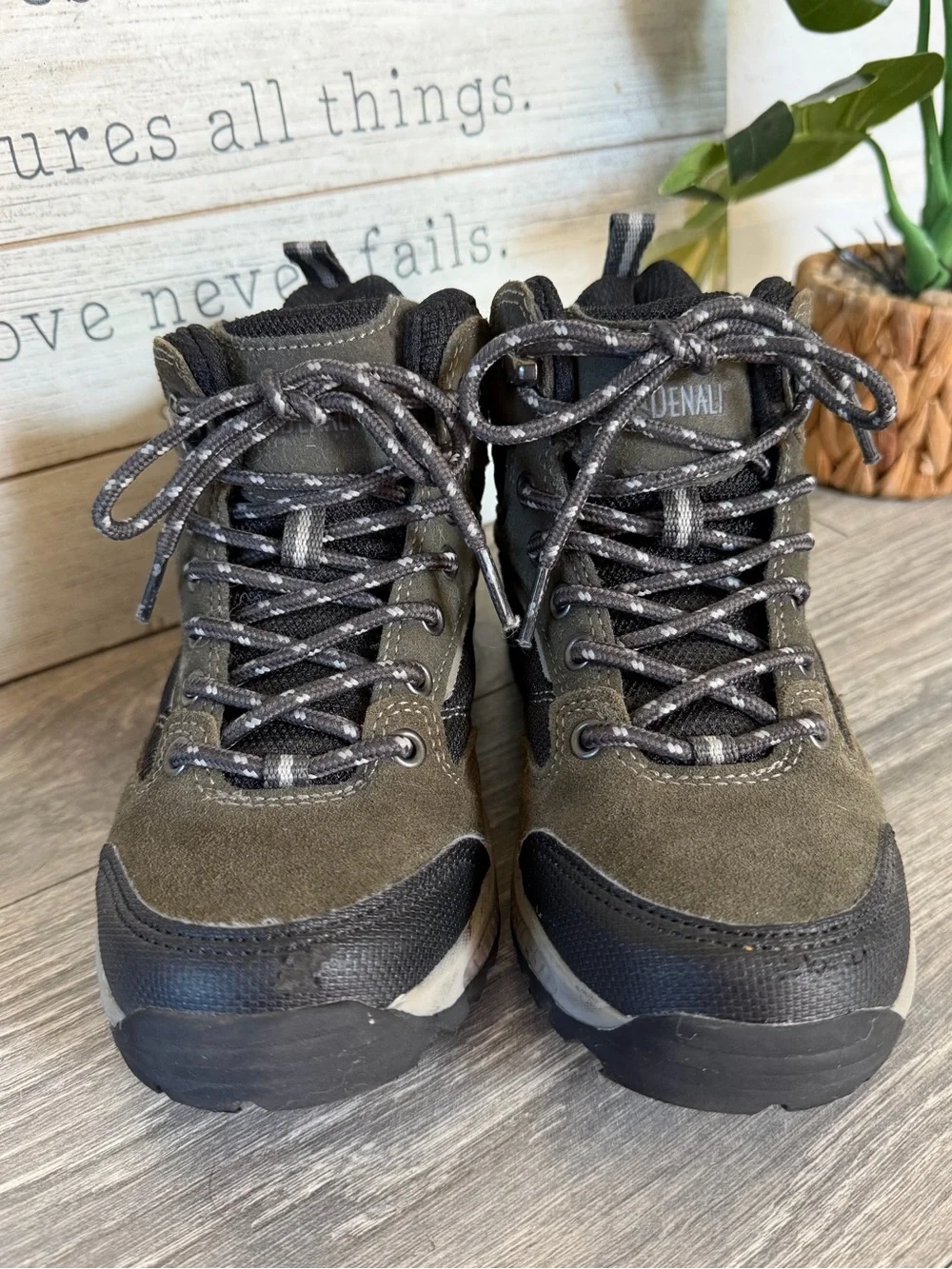 Denali Kids Olive Green and Black Hiking Boots